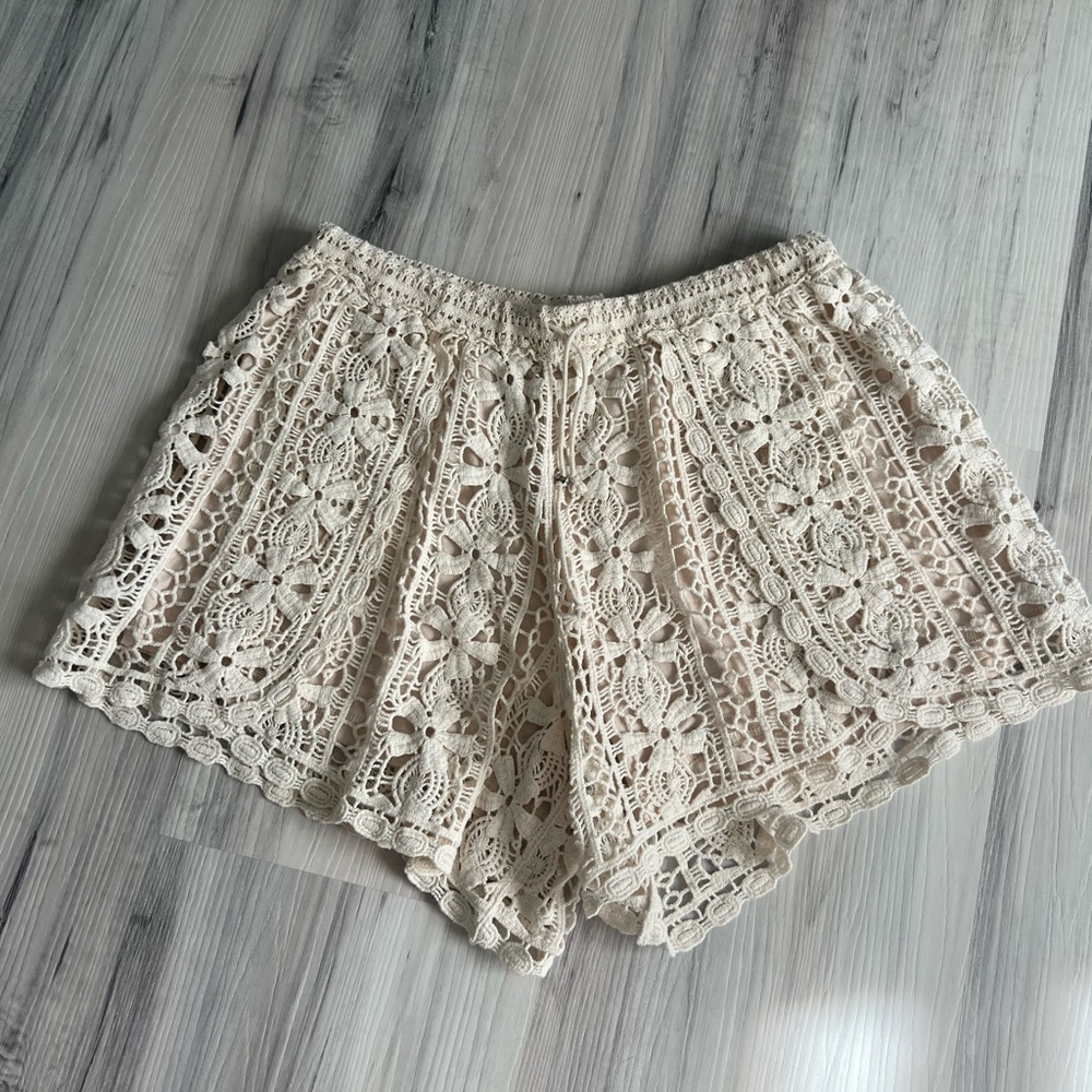 Mur Mur Cream Floral Crochet Shorts‎ S